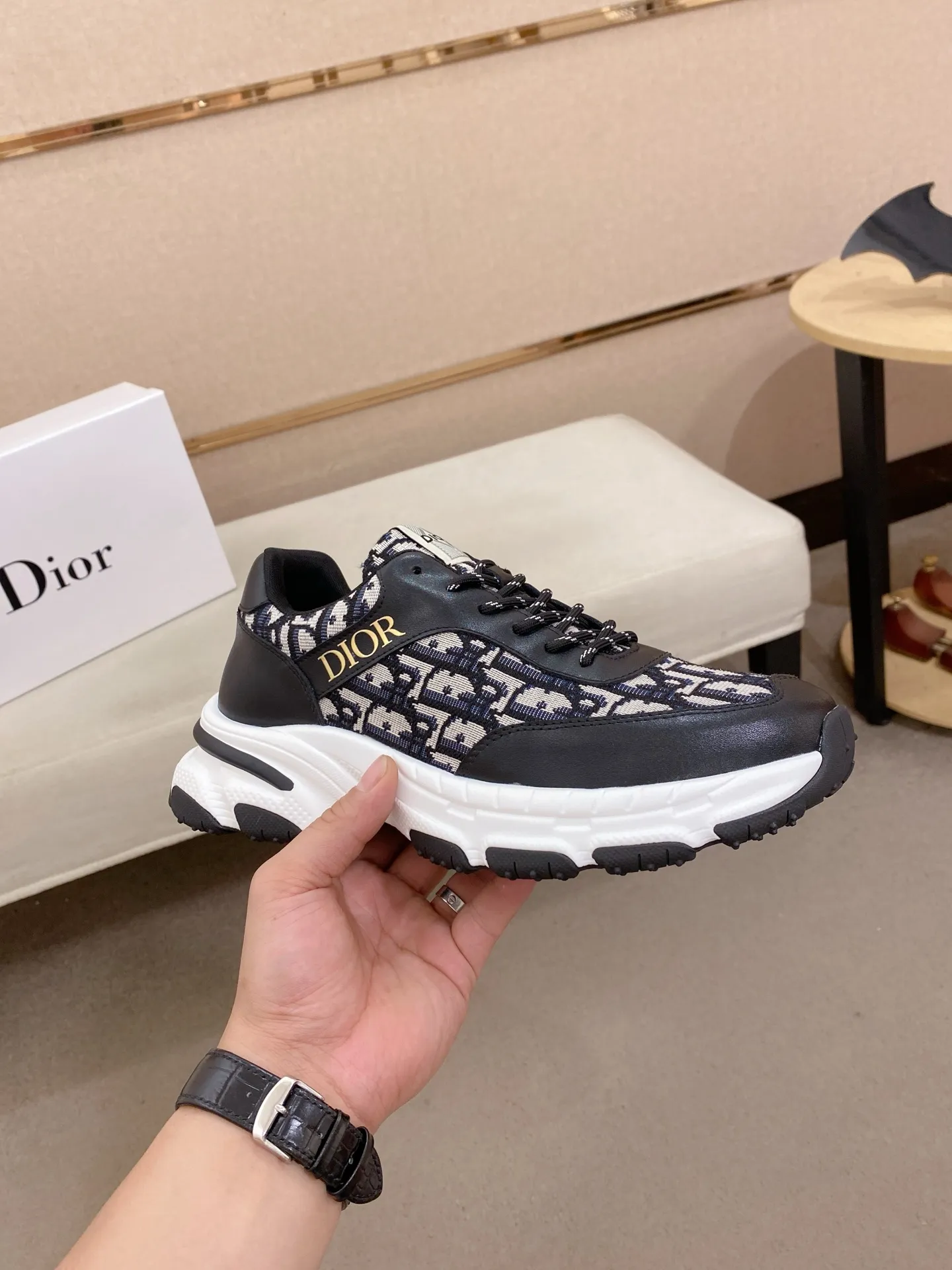 Men's clothing and shoes 442💰🇮🇹🇮🇹Dior d The new model is on sale at the same time at the counter. The upper 🇮🇹 is imported Italian first-layer cowhide, and the lining is fully imported sheepskin 💪💪. It is a complete 1⃣️ to 1⃣️ replica 🇮🇹💪💪, ⚠ Sole: The original sole is specially provided by the original factory. The exclusive movable molded sole is super comfortable. ⚠Original factory single goods, 🔍🔍high quality, you can enter and leave the counter at will, welcome to compare⚠. Code number: 38-44. Can be customized for 45 non-refundable.